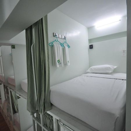 Hostel Latha Yangon Esterno foto