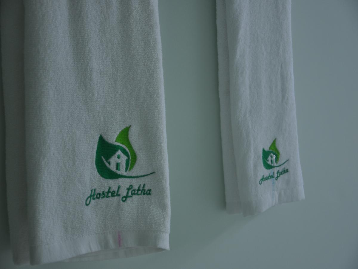 Hostel Latha Yangon Esterno foto