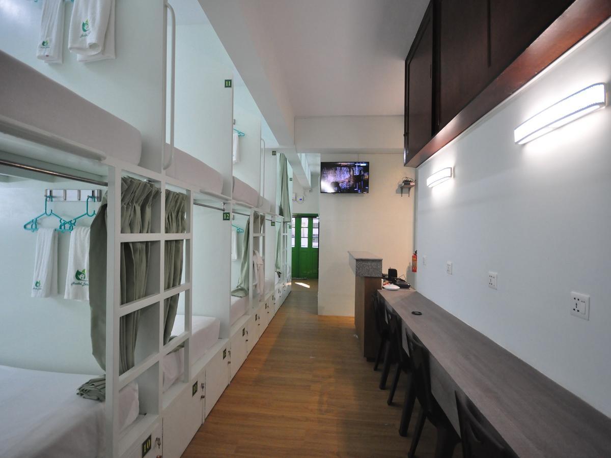 Hostel Latha Yangon Esterno foto
