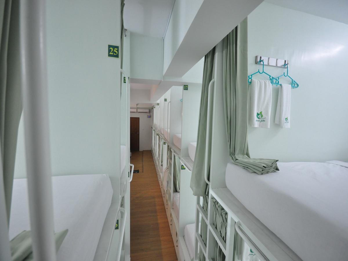 Hostel Latha Yangon Esterno foto